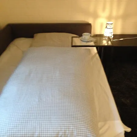 Ruhige 1 Zimmerwohnung Souterrain *