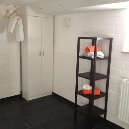 Apartment Ruhige 1 Zimmerwohnung Souterrain