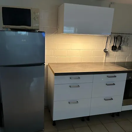 Ruhige 1 Zimmerwohnung Souterrain Apartment *