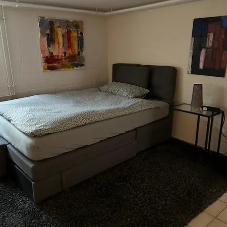 Ruhige 1 Zimmerwohnung Souterrain