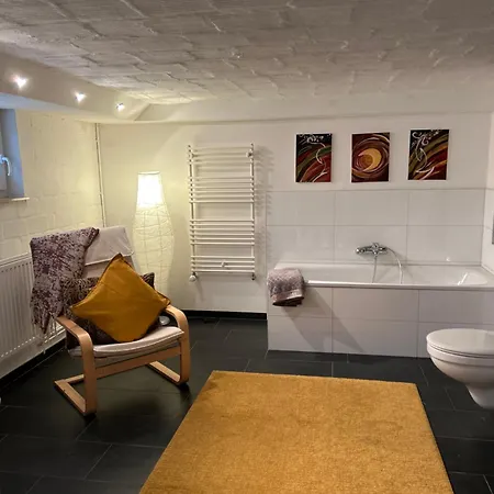 Ruhige 1 Zimmerwohnung Souterrain