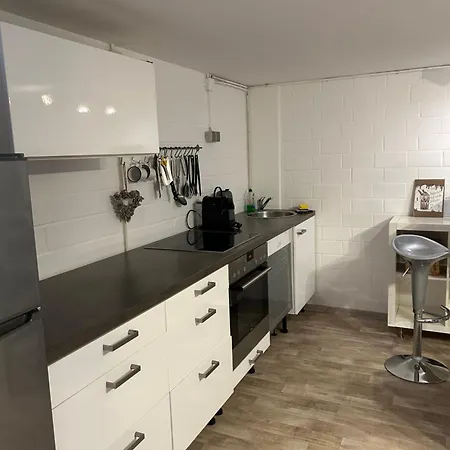 Ruhige 1 Zimmerwohnung Souterrain Apartment