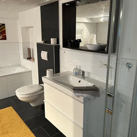 Apartment Ruhige 1 Zimmerwohnung Souterrain