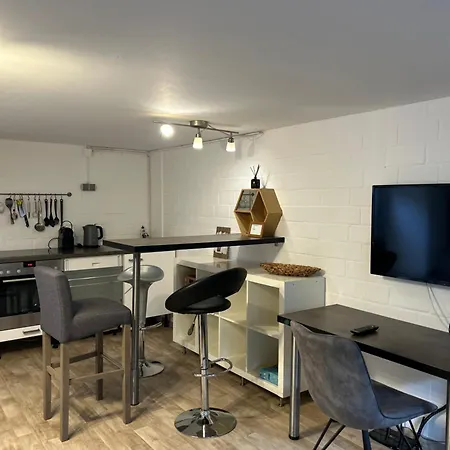 Ruhige 1 Zimmerwohnung Souterrain Apartment